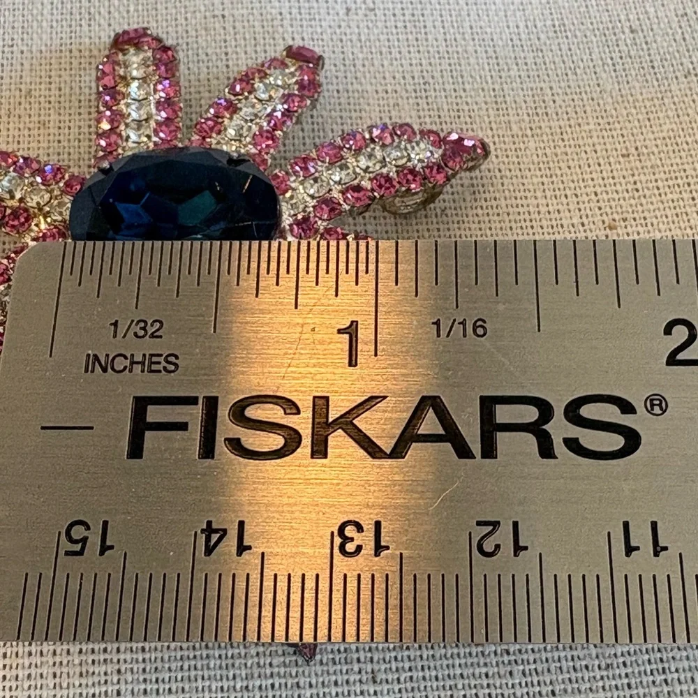 Rhinestone Starburst Pendant Brooch Pin - Picture 9 of 10